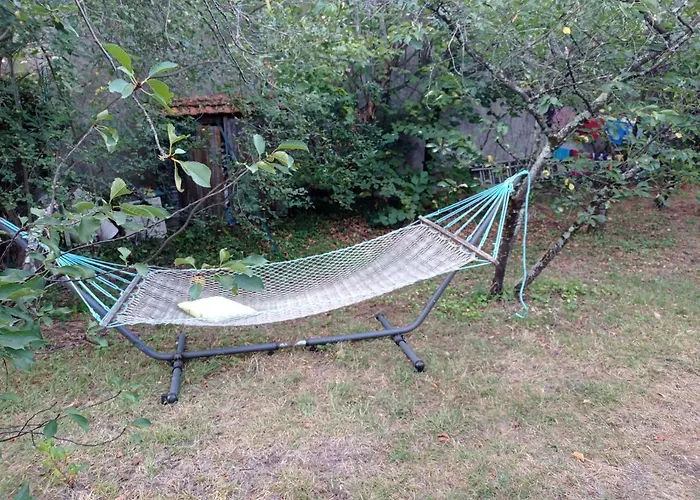 Appart Independant, 1 Lit Deux Personnes Et 1 Appoint Piscine Jardin Direct Gare Aeroport Et Jardin