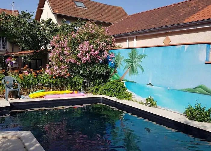 Appart Independant, 1 Lit Deux Personnes Et 1 Appoint Piscine Jardin Direct Gare Aeroport Et Jardin
